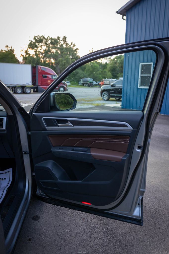 2023 Volkswagen Atlas SE w/Tech - Photo 17