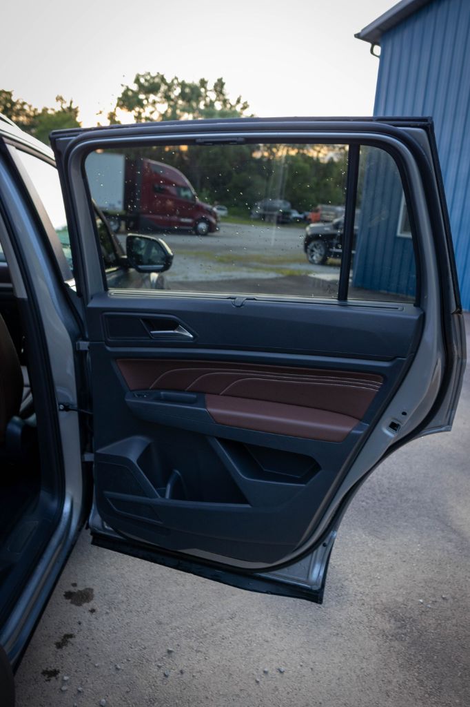 2023 Volkswagen Atlas SE w/Tech - Photo 18