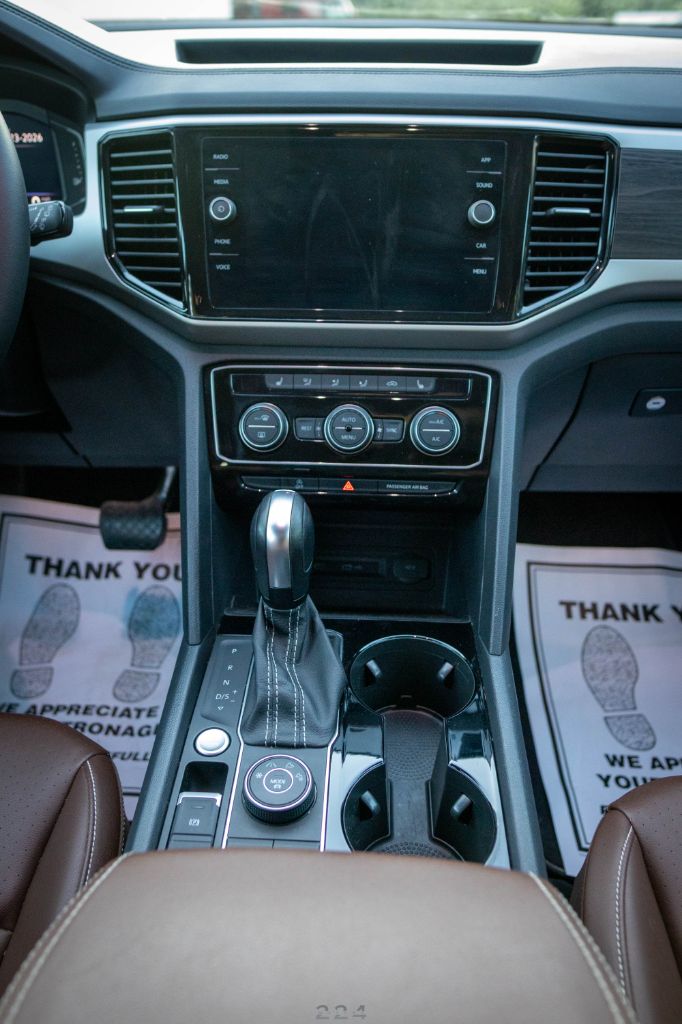 2023 Volkswagen Atlas SE w/Tech - Photo 22