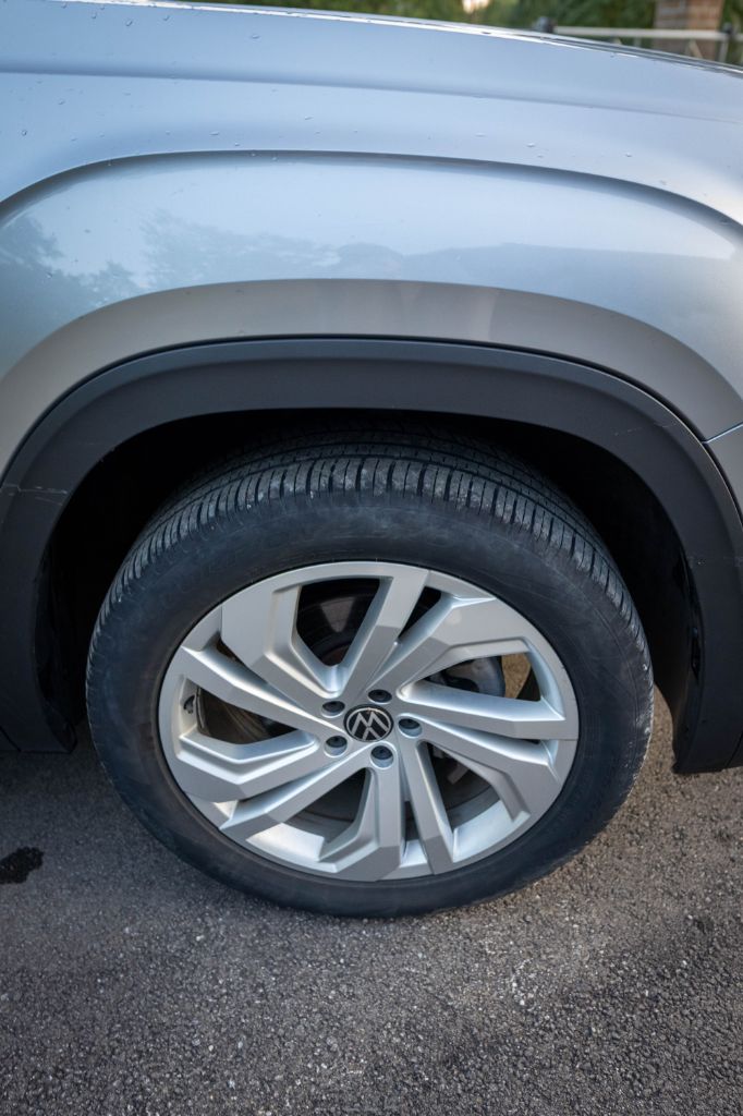 2023 Volkswagen Atlas SE w/Tech - Photo 11