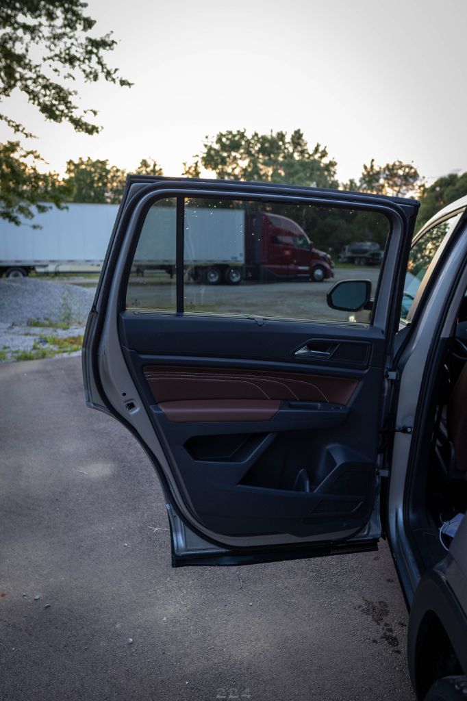 2023 Volkswagen Atlas SE w/Tech - Photo 15