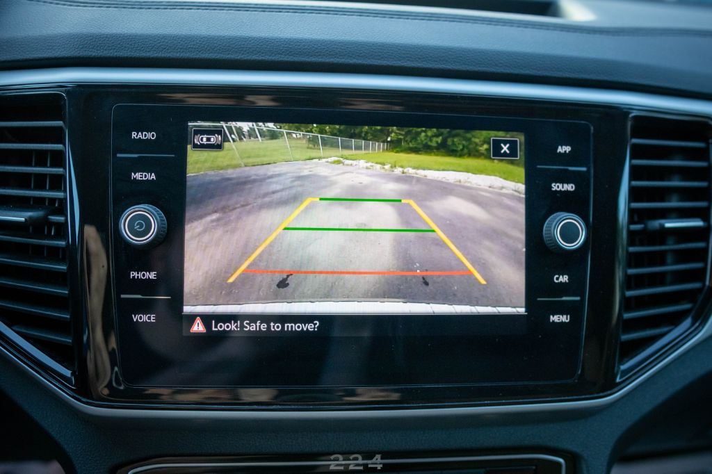 2023 Volkswagen Atlas SE w/Tech - Photo 27