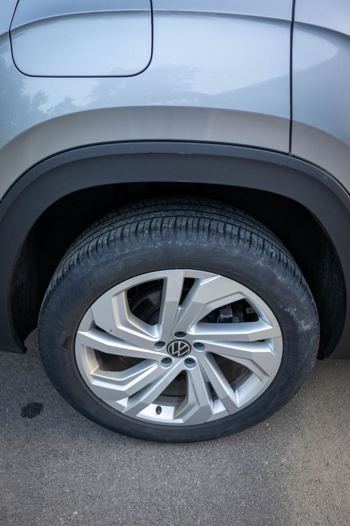 2023 Volkswagen Atlas SE w/Tech - Photo 12